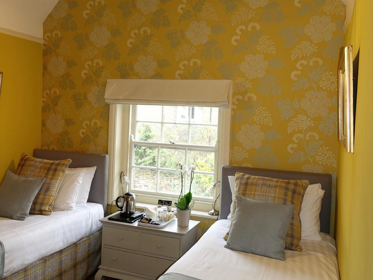 One Holyrood Hotel & Cafe Newport  Esterno foto